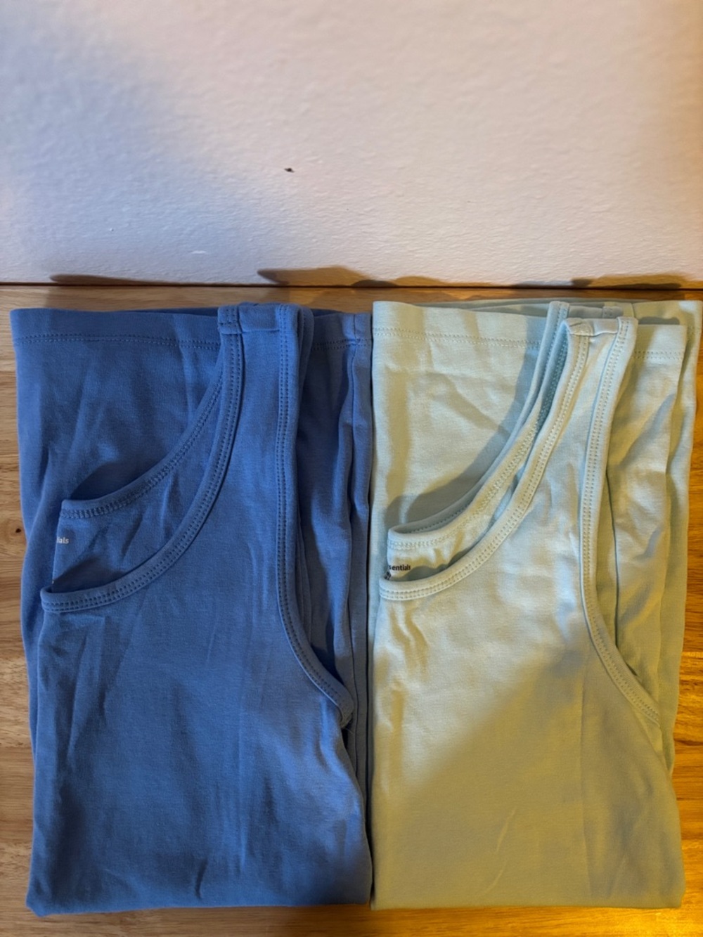 2 Amazon Essentials woman’s Scoop Neck Tank Tops, Blue and Teal, Size S
